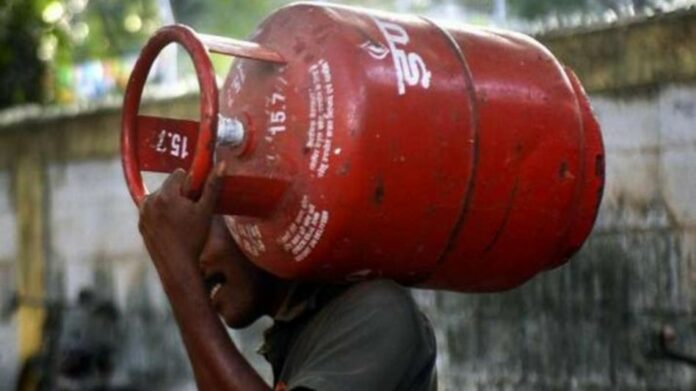 LPG Prices Hiked: Domestic Cylinders Costlier by Rs 60, Commercial by Rs 114.5 from March 7