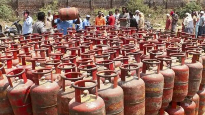 Sikkim DGP Orders Crackdown on LPG Hoarding, Overcharging