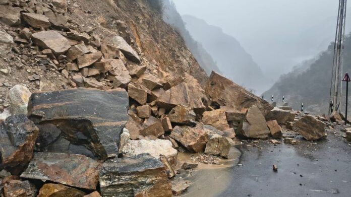 Heavy Rainfall Strands 150-200 Tourists in North Sikkim Amid Landslides