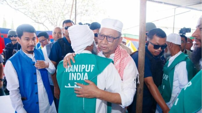 Manipur CM Bids Farewell to Haj Pilgrims, Urges Prayers for Peace in State