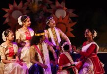 Suttradhar stages ‘Son pakhili’ at Nagaon