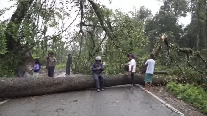 Storm disrupts connectivity in Tinsukia border areas, key routes blocked