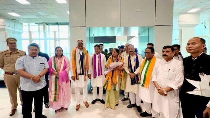 BJP Leaders Rekha Gupta and Brajesh Pathak Visit Tripura Sundari Temple During Northeast Outreach