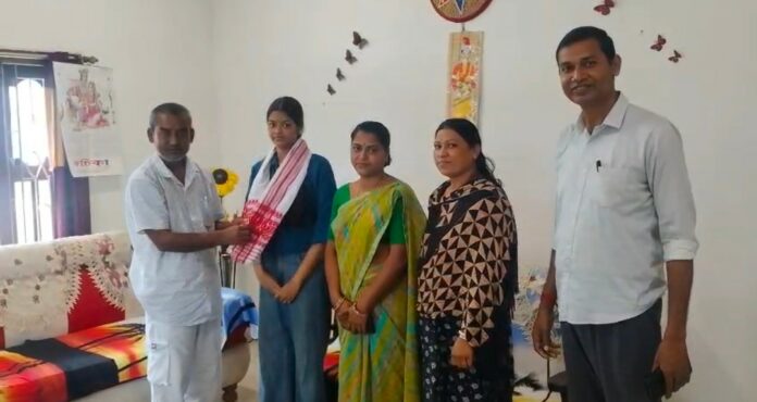 Orang Student Himashree Mahato Felicitated After Scoring 100% in Geography in HS Examination