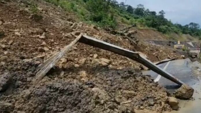 Landslide Blocks NH-27 in Dima Hasao, Traffic Comes to a Standstill on Jatinga–Harangajao Stretch