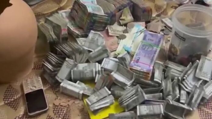 Dibrugarh Police Arrest Nine in Major Drug Bust, Seize Heroin, Cash and Gold Ornaments