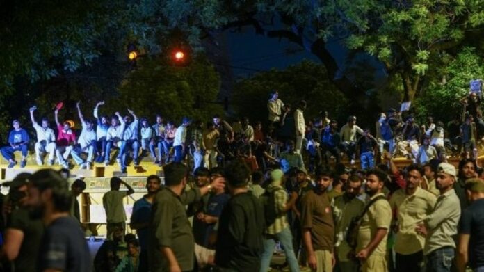 CJP Vows to Continue Jantar Mantar Protest Until Dharmendra Pradhan Resigns Despite Sonam Wangchuk Ending Fast