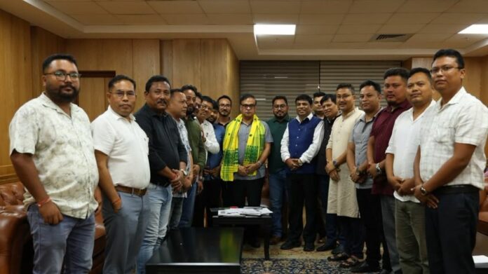Himanta Biswa Sarma Meets AKRSU Delegation to Discuss Koch Rajbongshi Community Issues