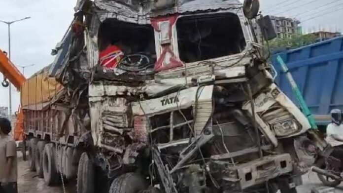 Two killed after speeding truck crashes into stationary vehicle on NH-27 in Guwahati