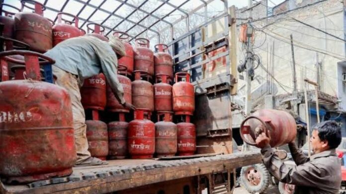 Assam LPG Consumers Asked to Complete Aadhaar e-KYC by August 16