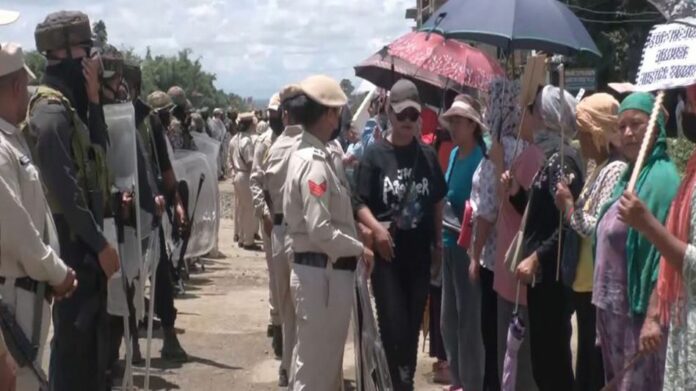 Villagers stage black-flag protest as Manipur CM’s convoy passes Makhan