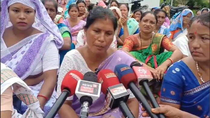 Over 100 Women Protest in Dibrugarh Over Alleged Political Removal From Orunodoi List