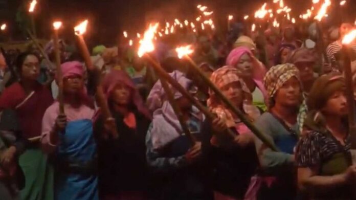 Meira Paibis Hold Torch Rally, Demand NRC Update Before Census