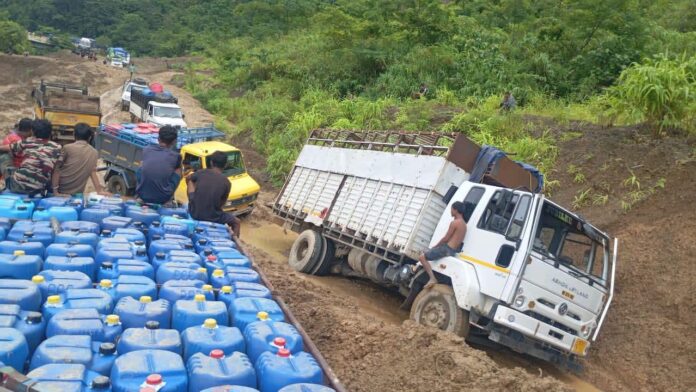 Landslide Blocks Lawngtlai–Longpuighat Road, Vehicles Stranded