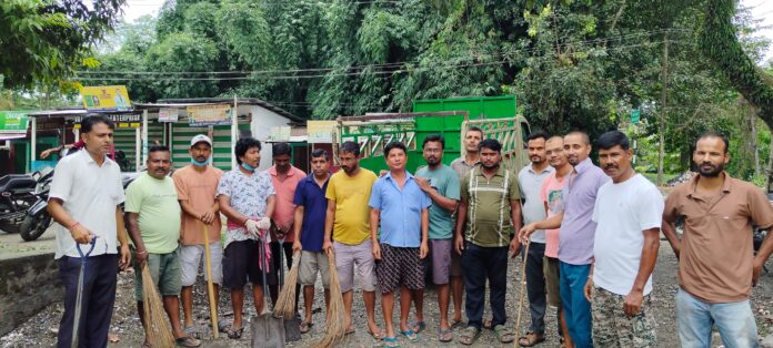 Traders launch cleanliness drive at Orang Chariali