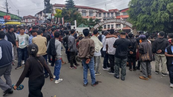 Hima Langrin residents protest at KHADC, demand removal of Syiem