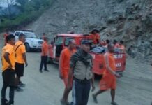 Arunachal: NDRF joins fourth-day search for three missing after vehicle plunges into Lohit River Arunachal: NDRF joins fourth-day search for three missing after vehicle plunges into Lohit River