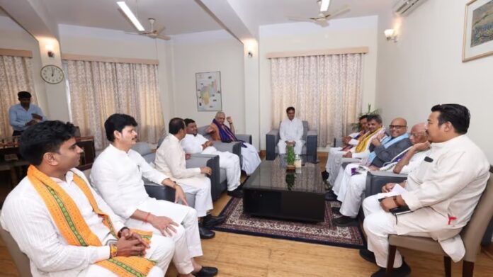 Manik Saha Welcomes BJP Leader B.L. Santosh in Tripura