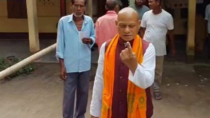 Nagaon bypoll: MLA Ramakanta Deuri votes early, backs BJP candidate