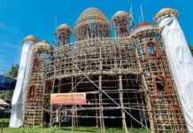 Broken Glass, 3D Projections Feature in Agartala’s Durga Puja Themes Broken Glass, 3D Projections Feature in Agartala’s Durga Puja Themes