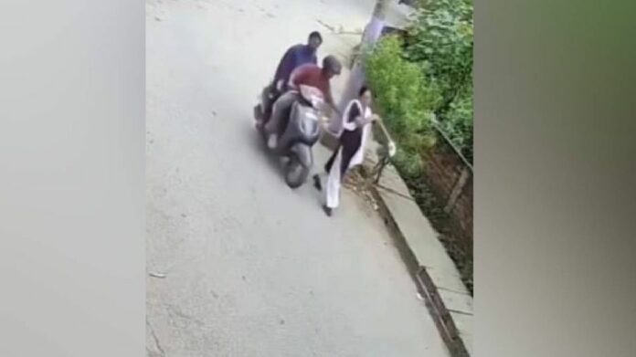 Two accused in Guwahati bag-snatching assault injured in police firing