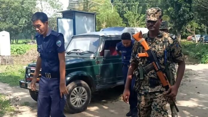 Two Bangladesh police personnel handed over to BGB after crossing into Tripura